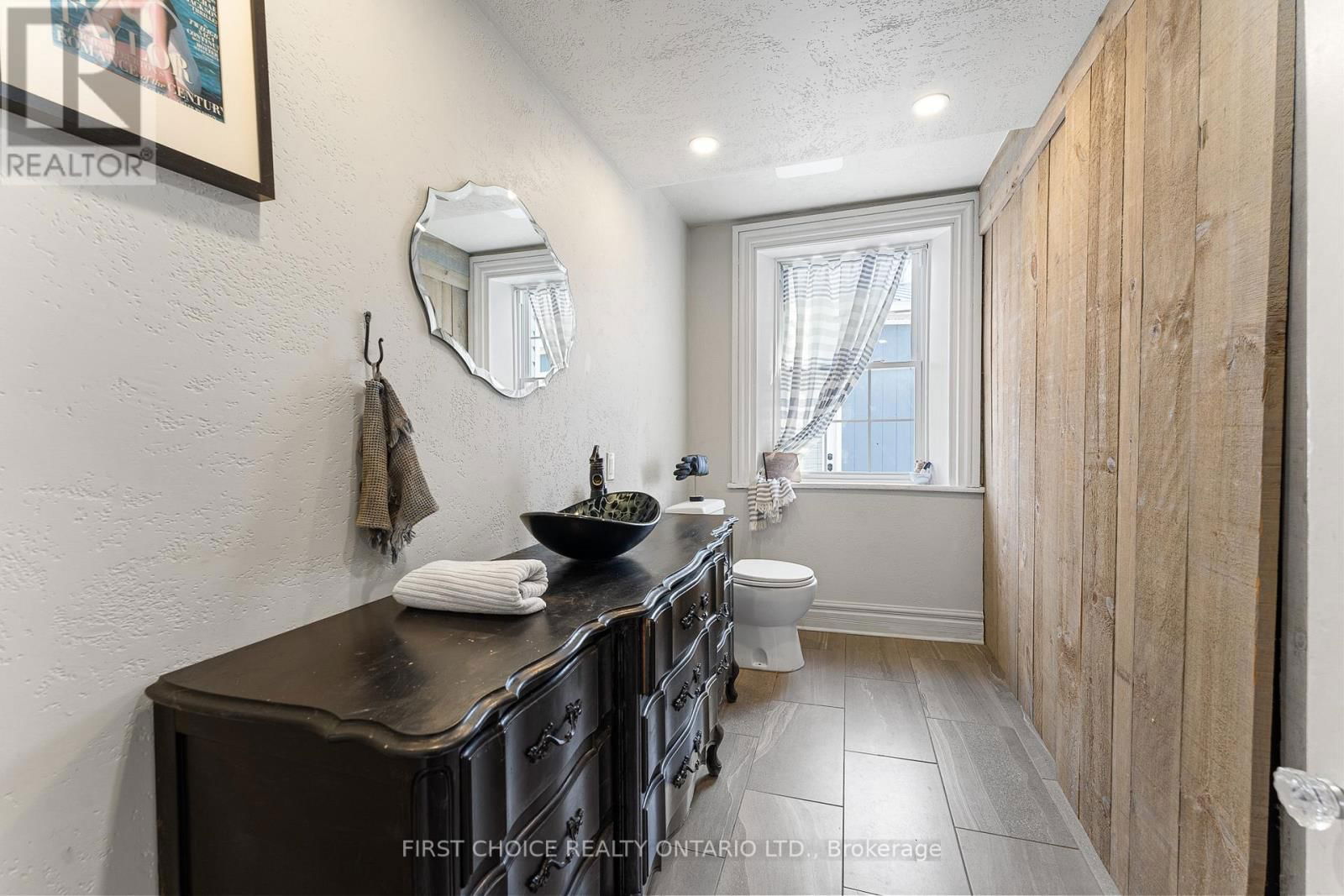 8 CAMPBELL REID COURT Image 13