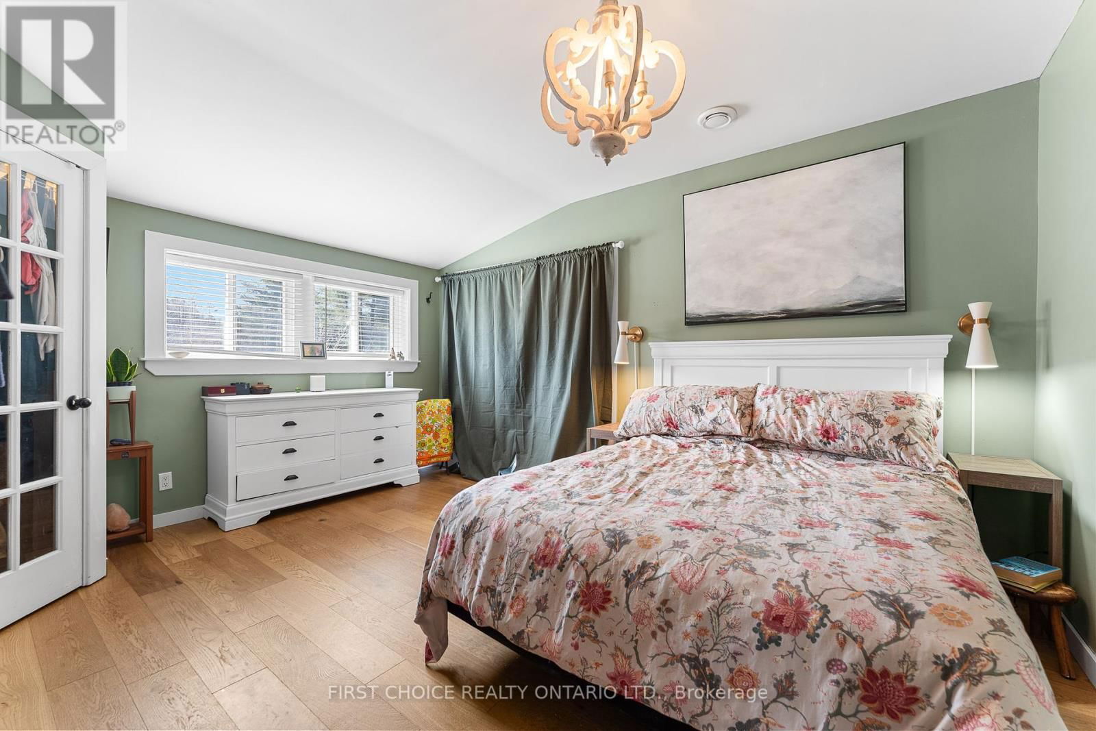 8 CAMPBELL REID COURT Image 16