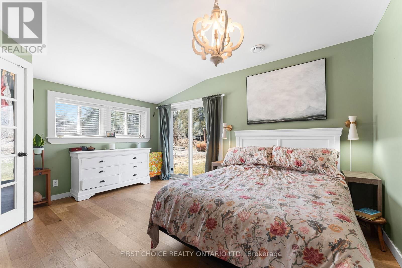 8 CAMPBELL REID COURT Image 17