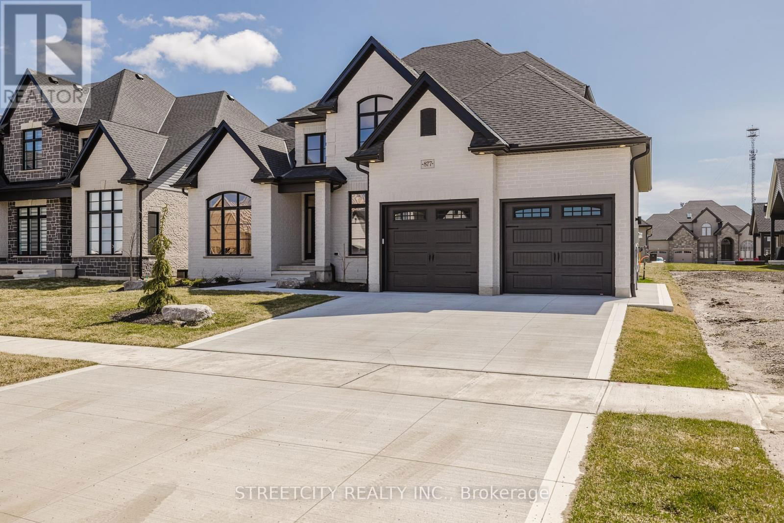 877 EAGLETRACE DRIVE WEST Image 1