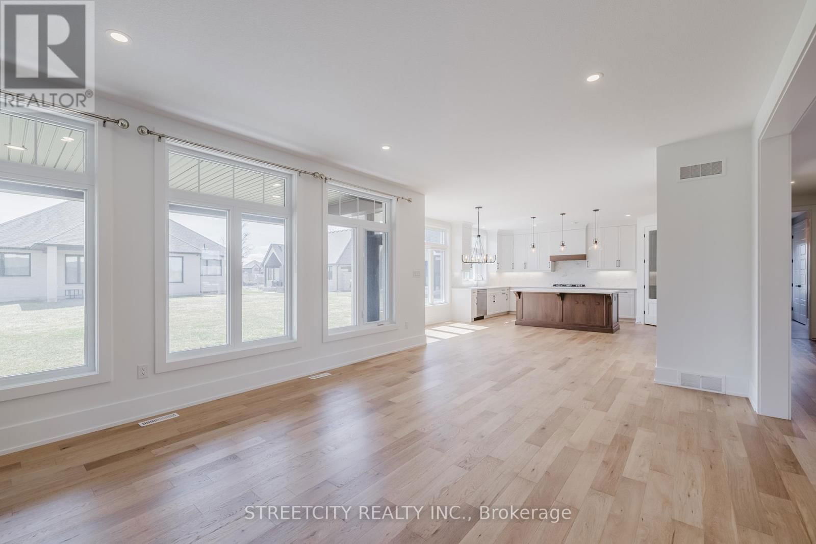 877 EAGLETRACE DRIVE WEST Image 14