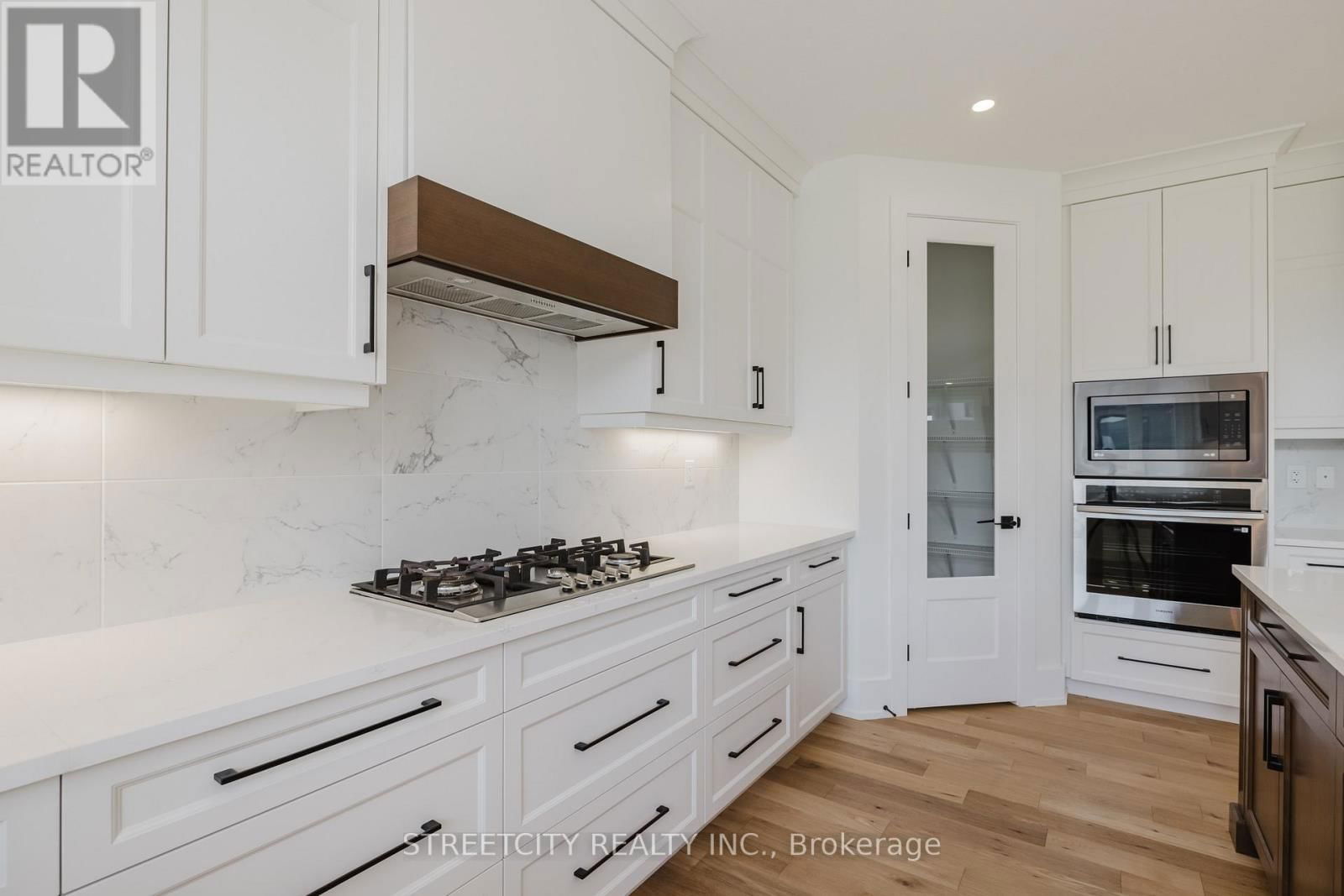 877 EAGLETRACE DRIVE WEST Image 19