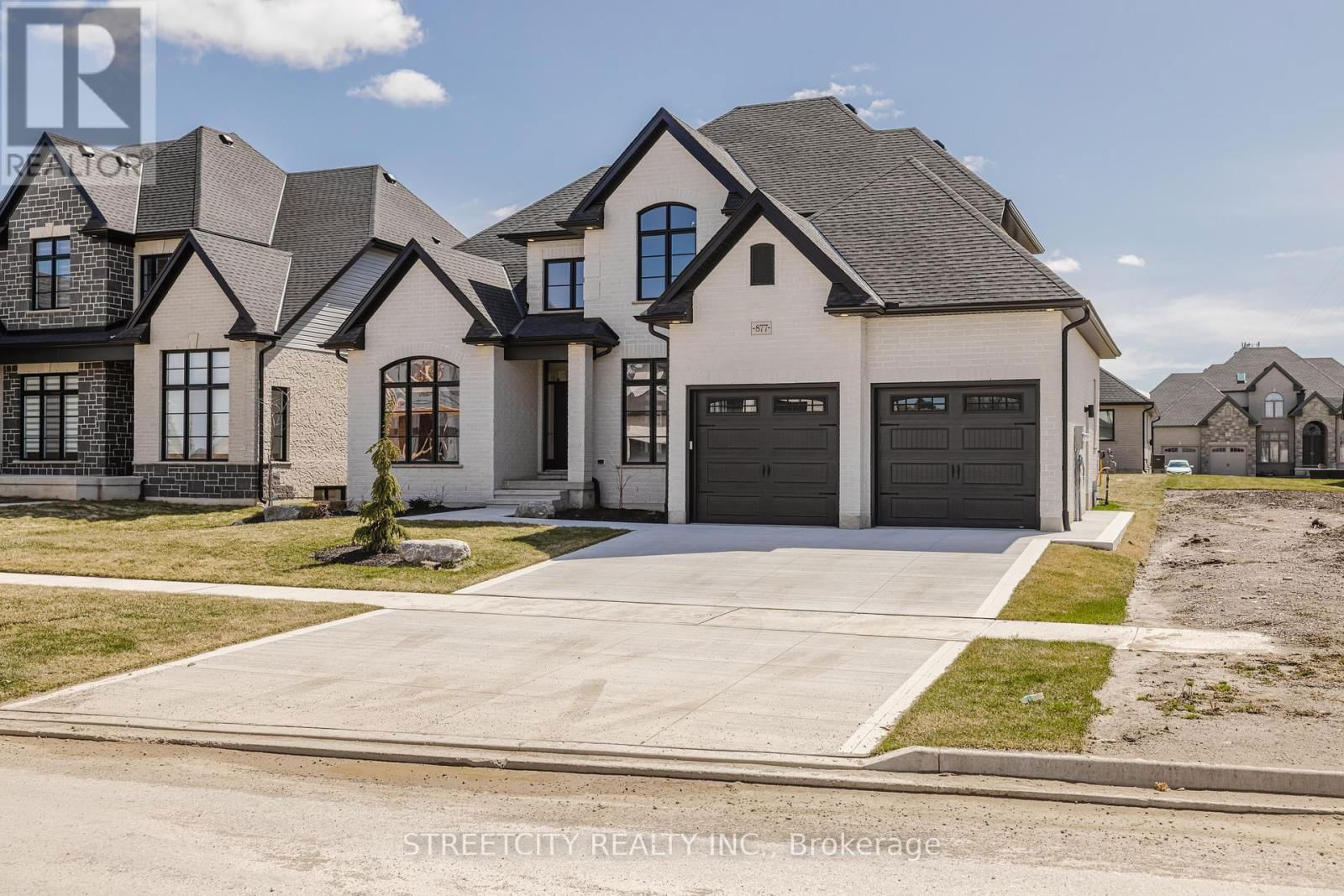 877 EAGLETRACE DRIVE WEST Image 2