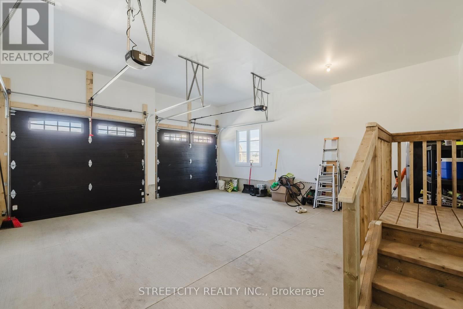 877 EAGLETRACE DRIVE WEST Image 23