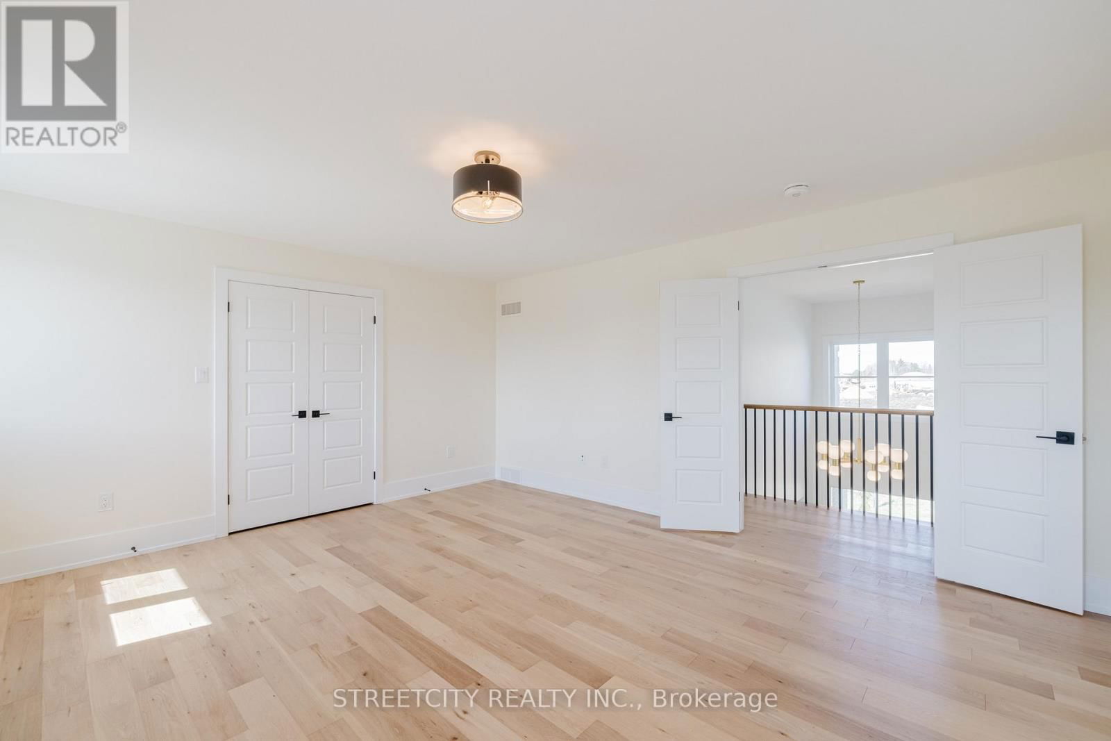 877 EAGLETRACE DRIVE WEST Image 27