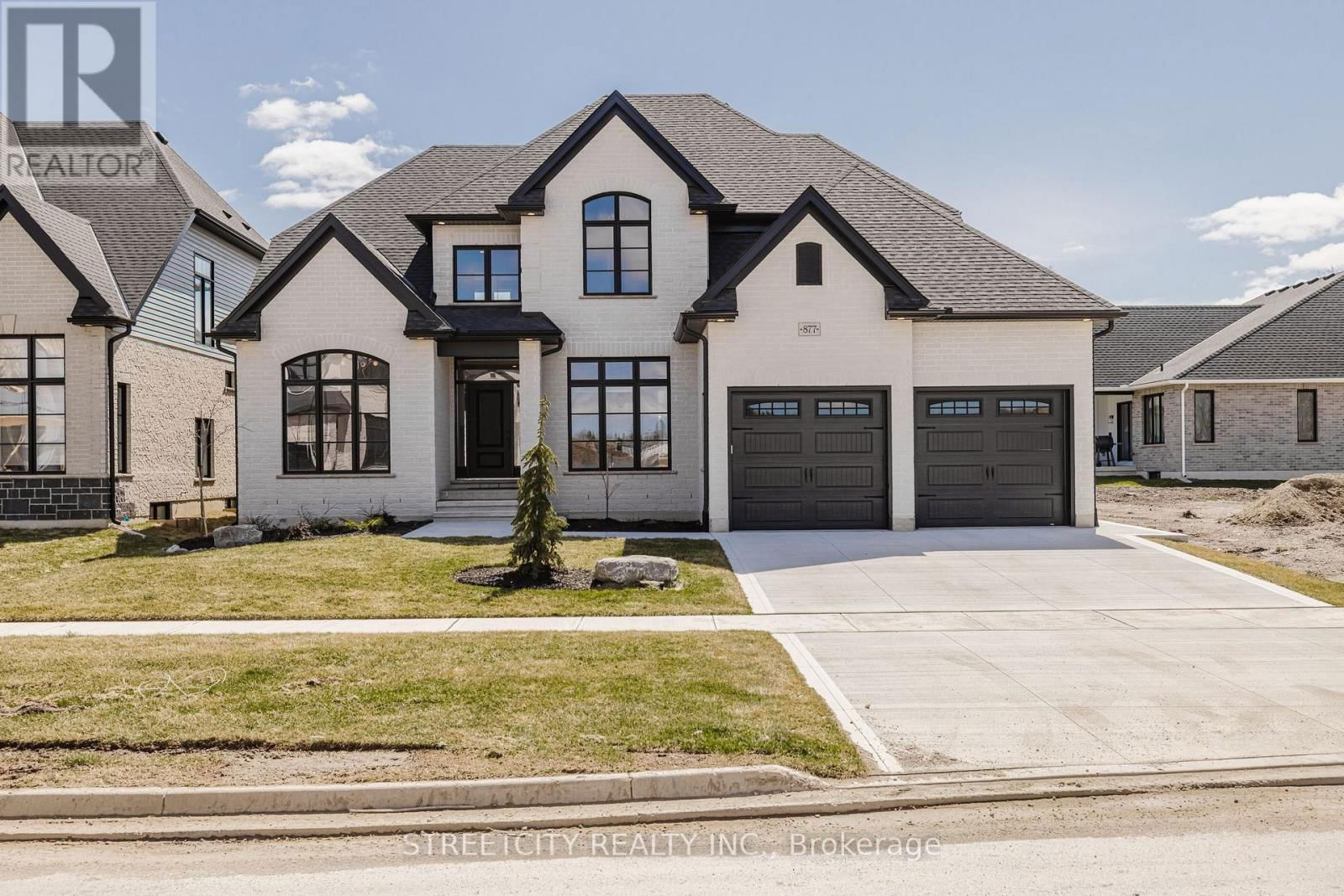 877 EAGLETRACE DRIVE WEST Image 3