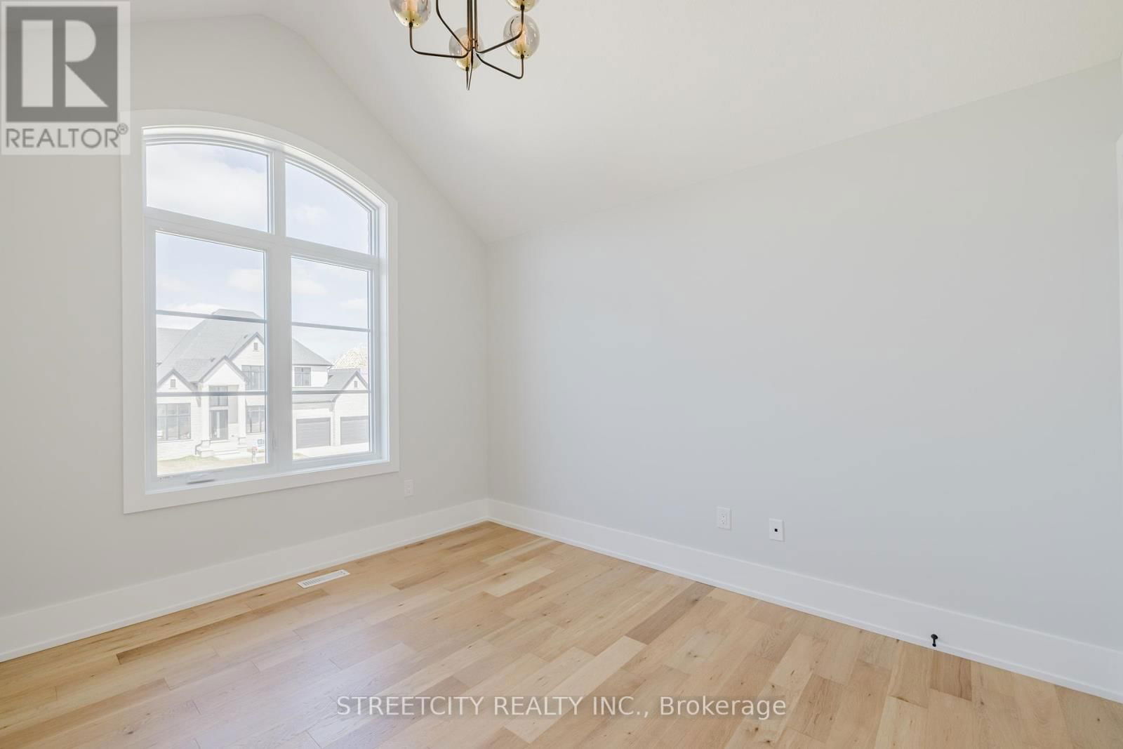 877 EAGLETRACE DRIVE WEST Image 36