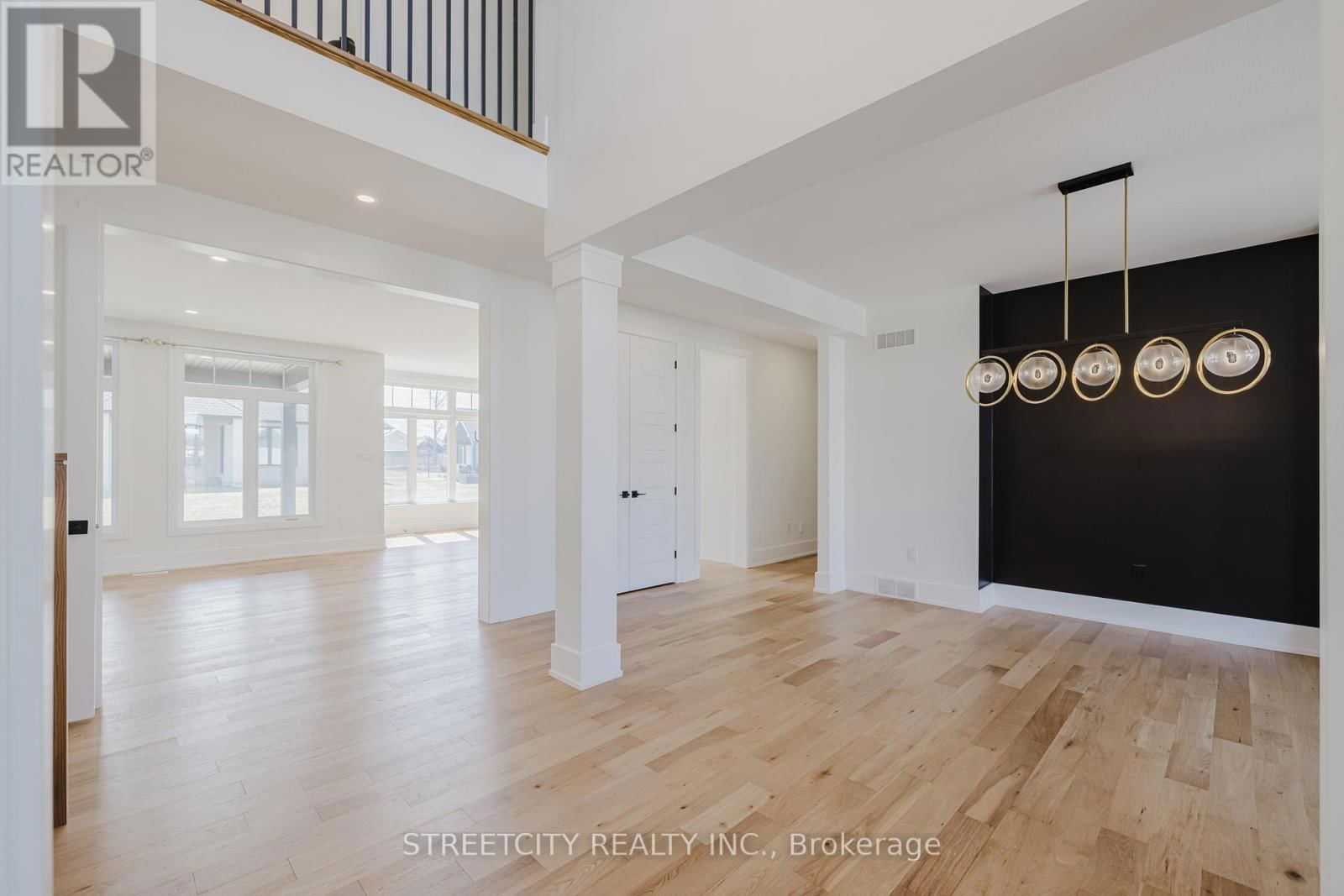 877 EAGLETRACE DRIVE WEST Image 6