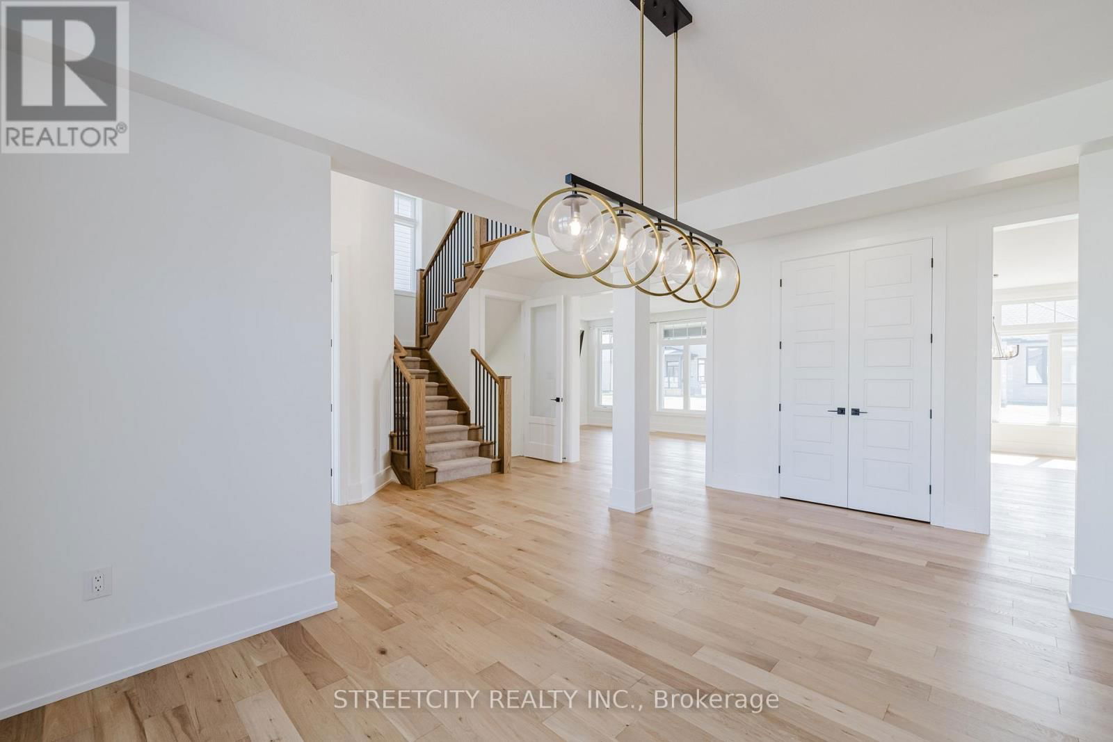 877 EAGLETRACE DRIVE WEST Image 9