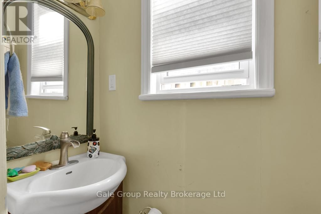84-86 REBECCA STREET Image 25