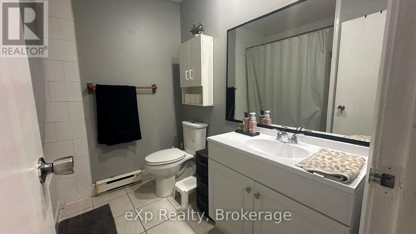 380 SCOTTSDALE DRIVE Image 11