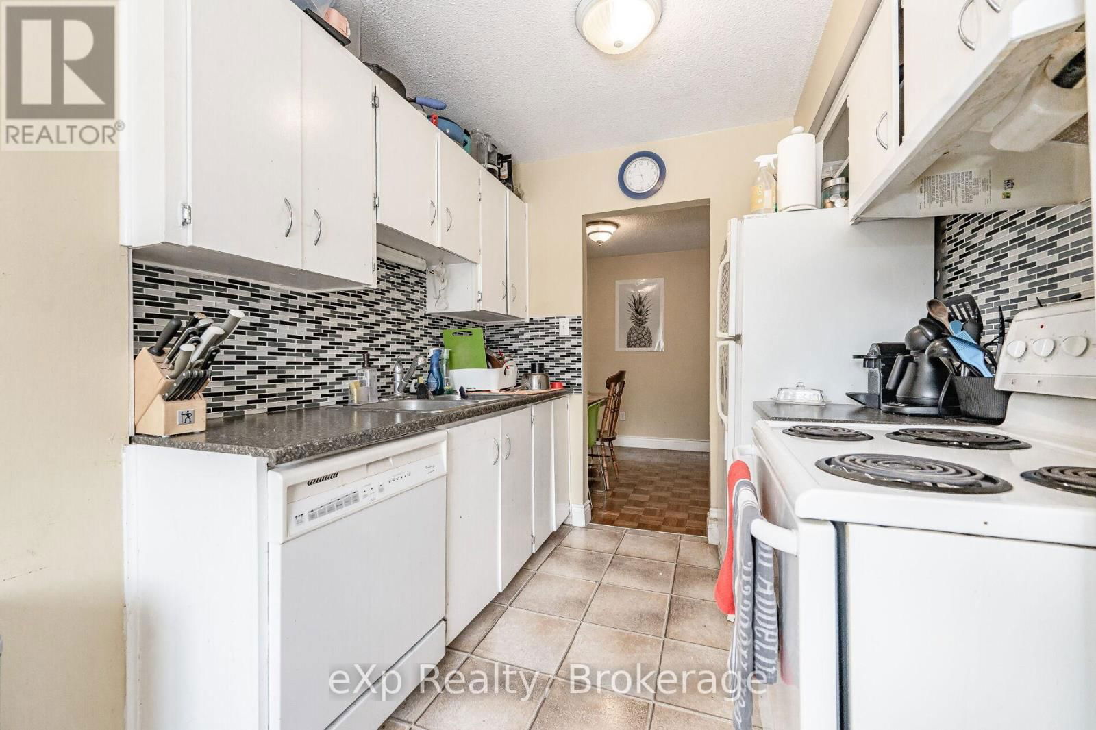 380 SCOTTSDALE DRIVE Image 13