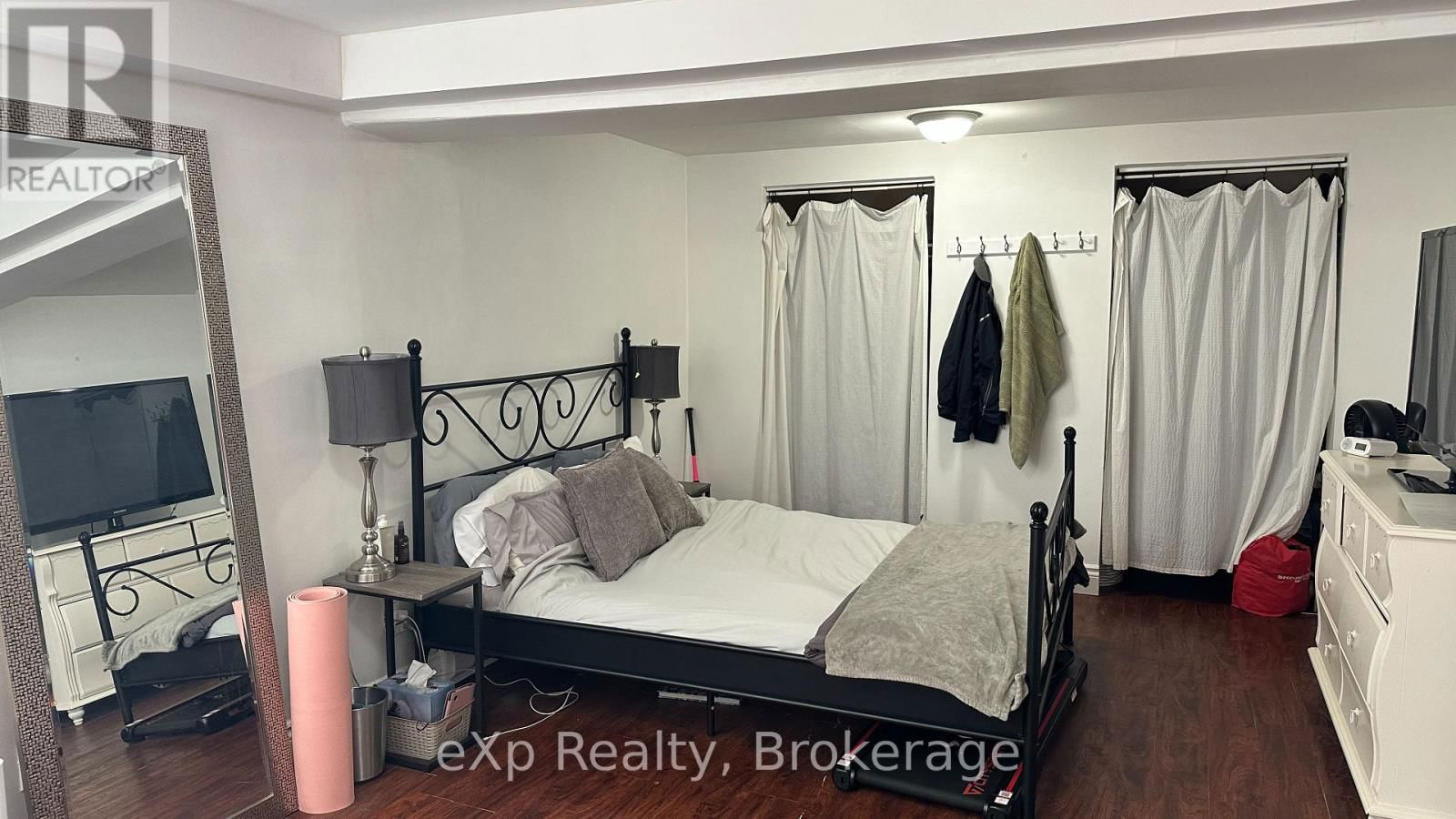 380 SCOTTSDALE DRIVE Image 4
