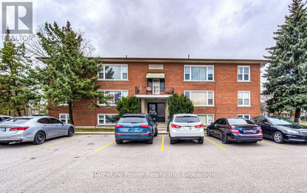 15 FLORAL CRESCENT Image 1