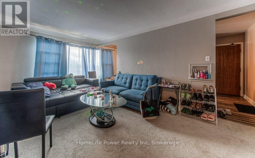 15 FLORAL CRESCENT Image 35
