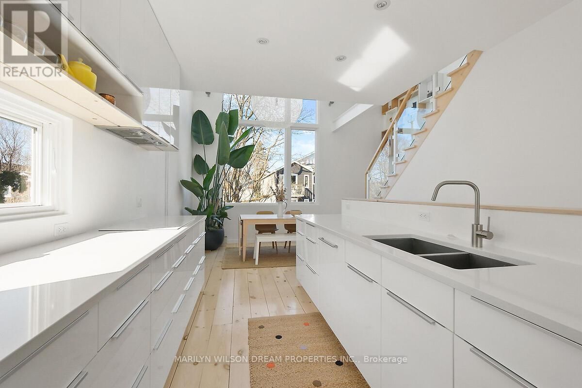 67 PINHEY STREET Image 14