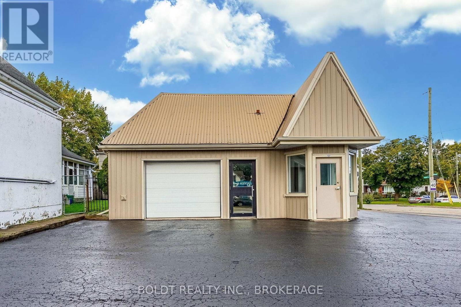 137 NIAGARA STREET Image 1