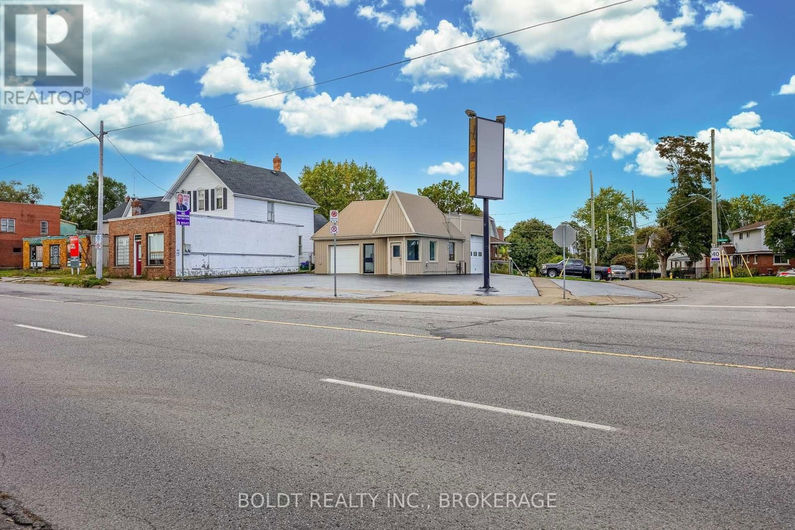137 NIAGARA STREET Image 6
