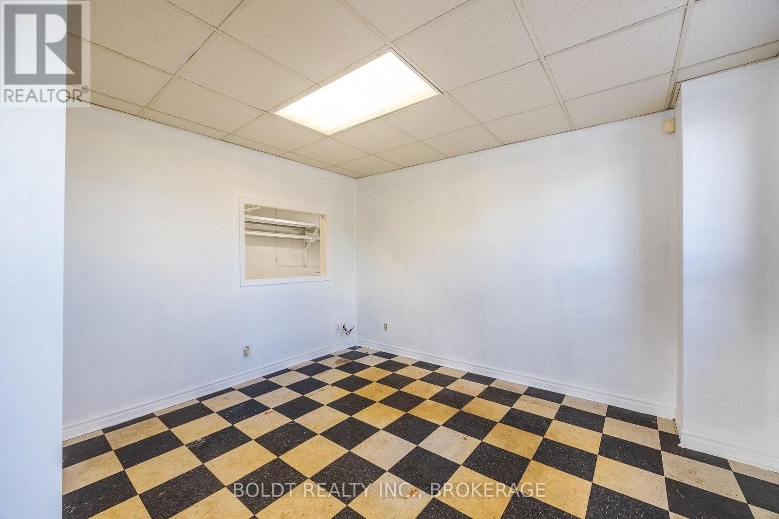 137 NIAGARA STREET Image 9