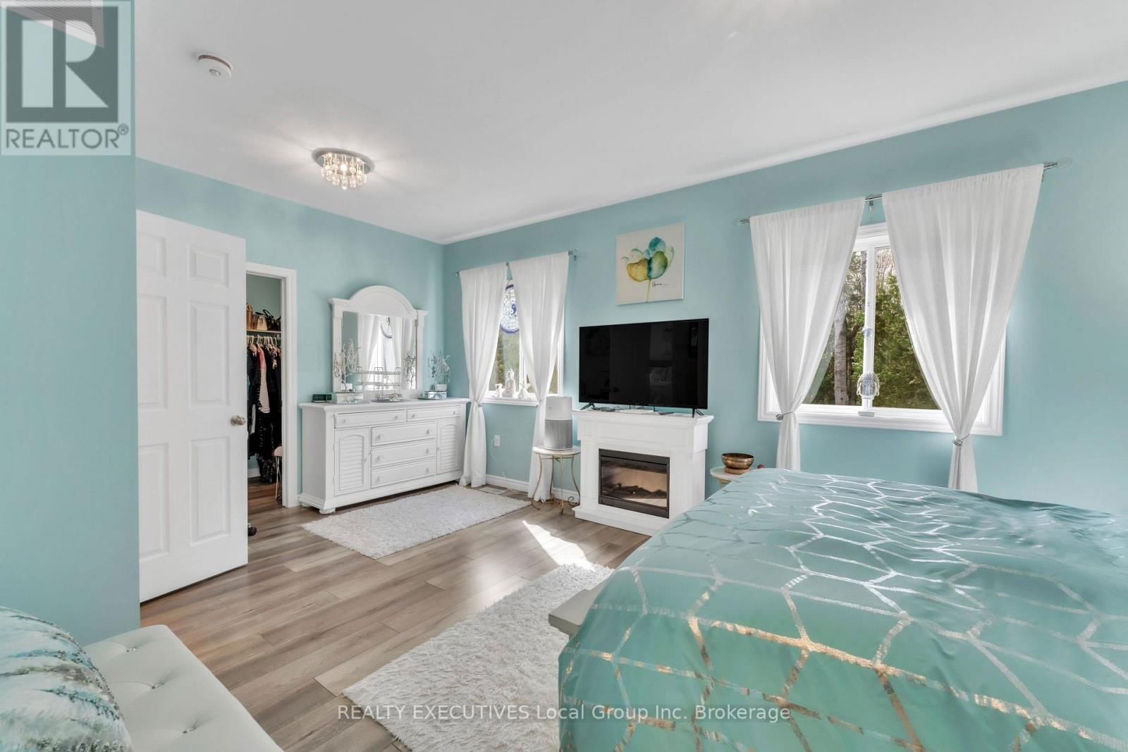 325 THELMA AVENUE Image 17
