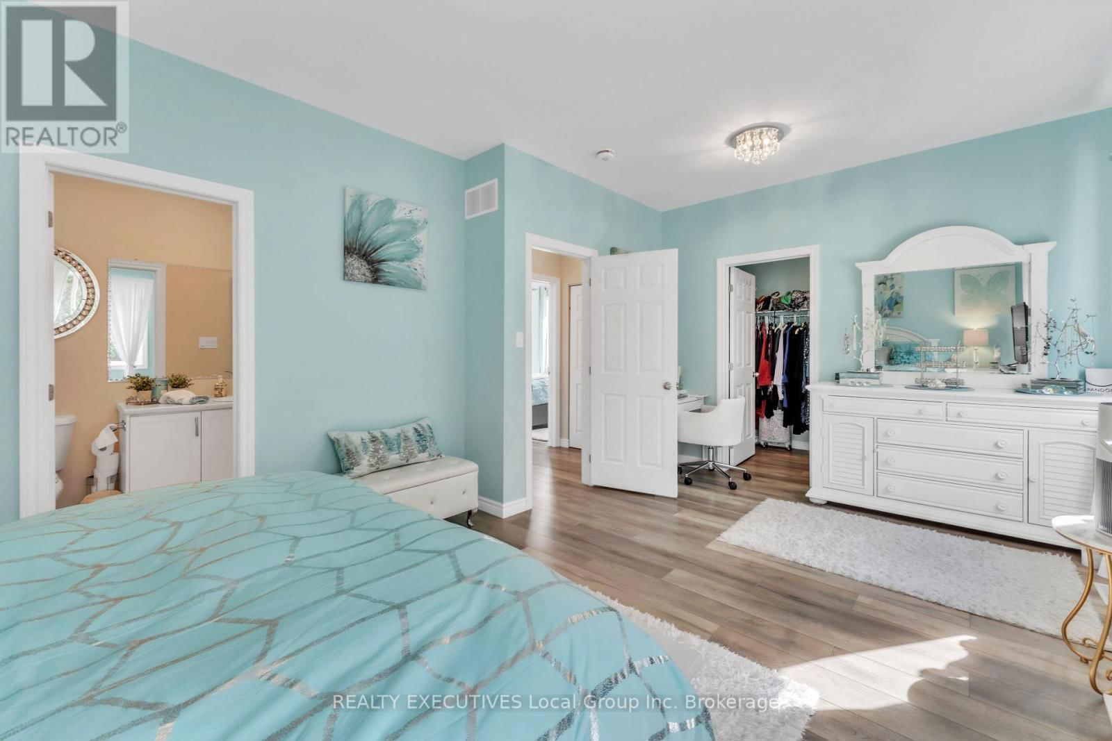 325 THELMA AVENUE Image 20