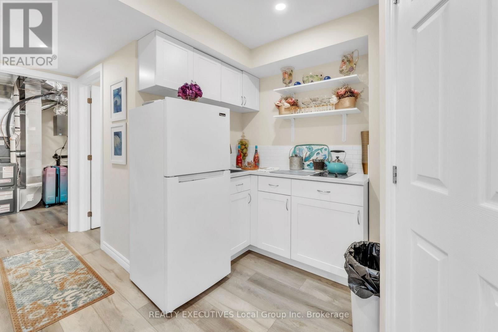 325 THELMA AVENUE Image 23