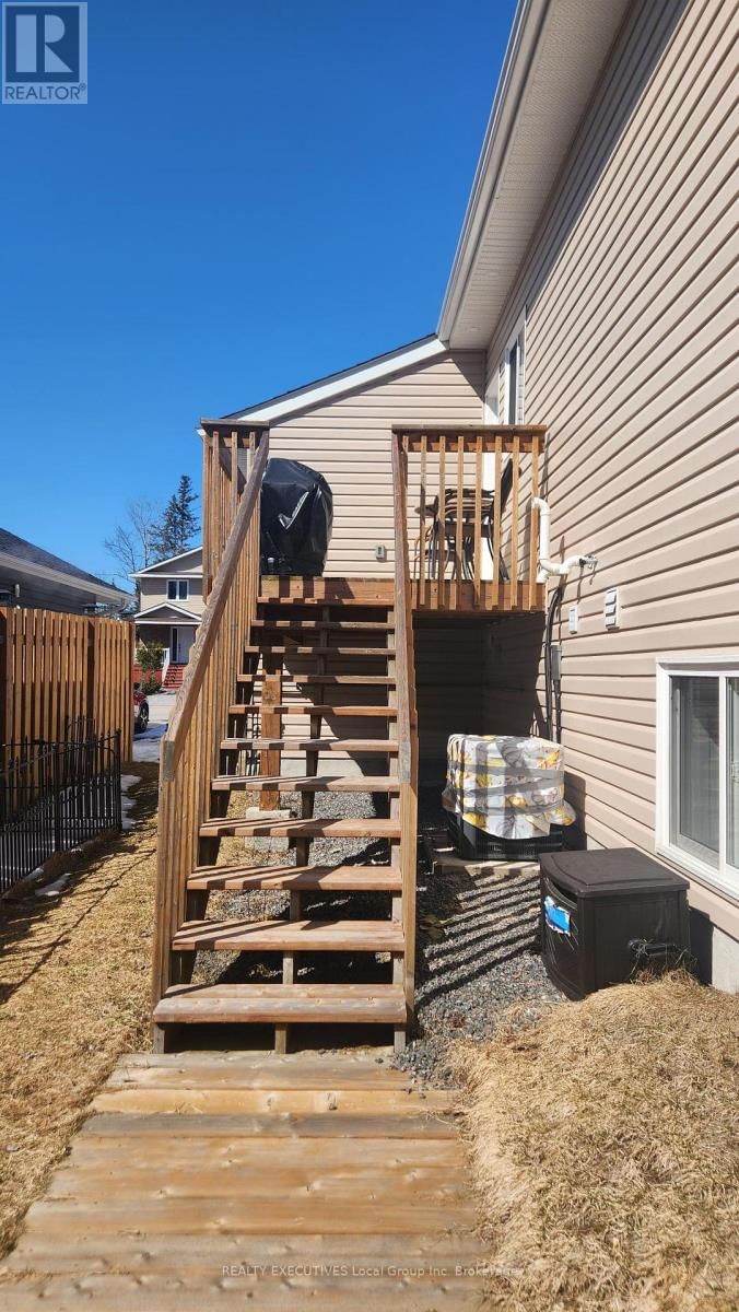 325 THELMA AVENUE Image 39