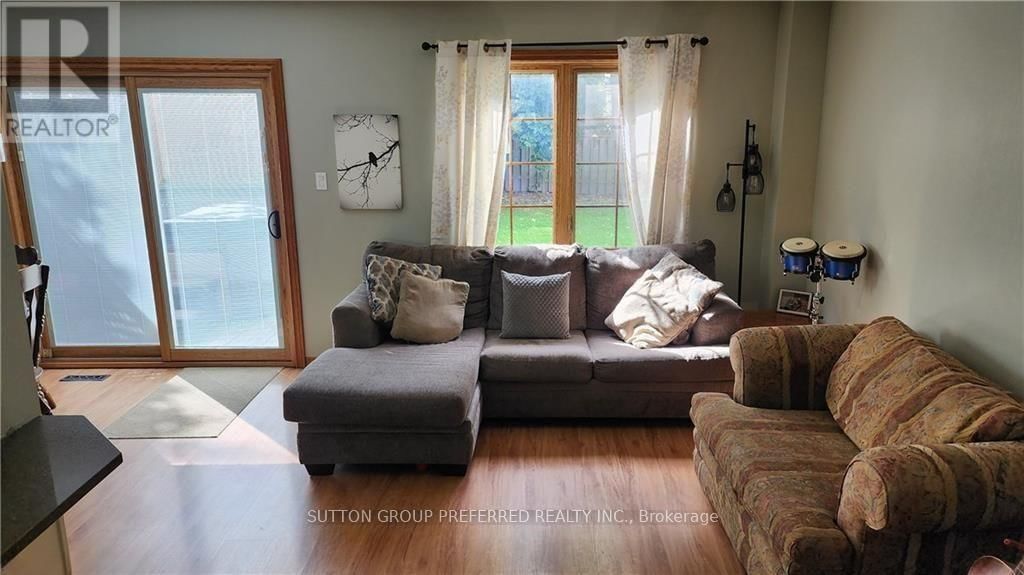 48 ANDERSON STREET Image 10
