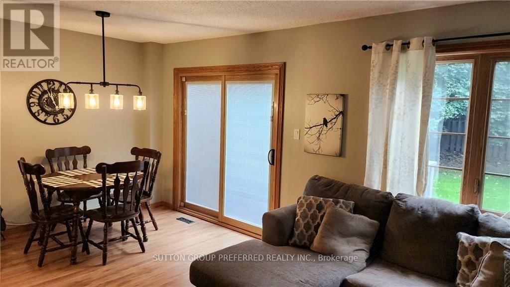48 ANDERSON STREET Image 12