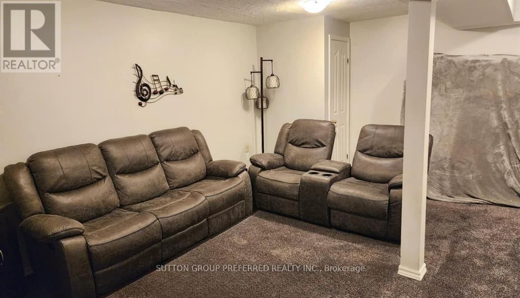 48 ANDERSON STREET Image 17