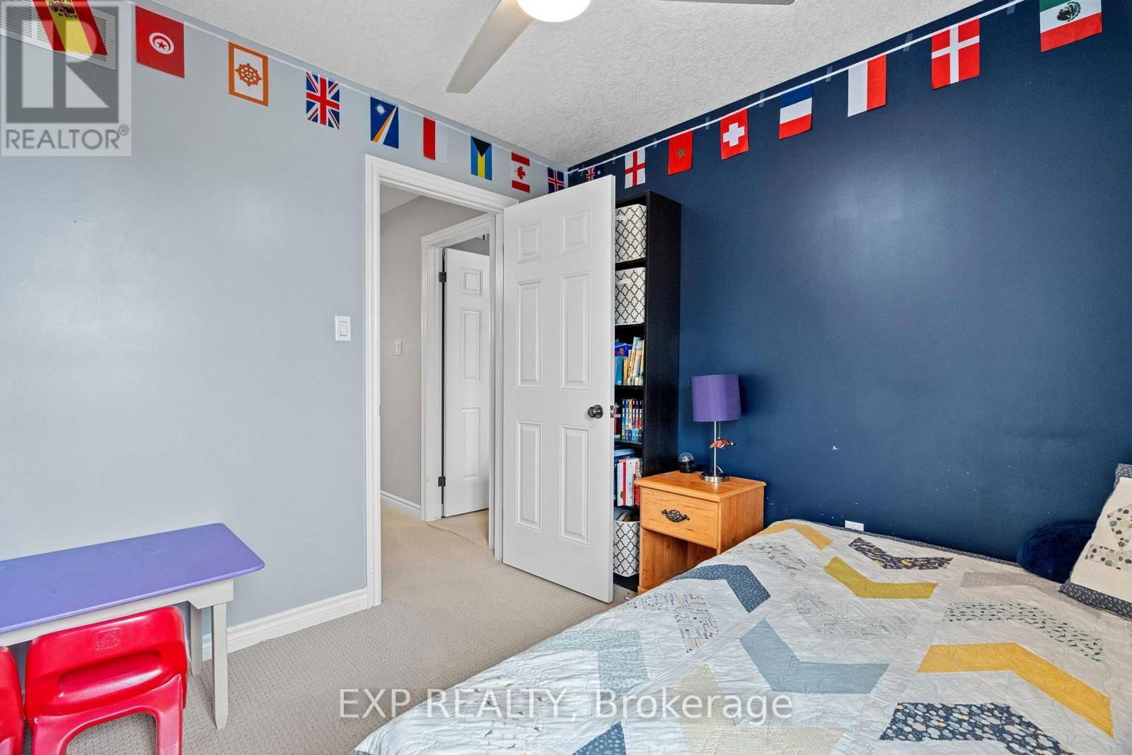 100 RADCLIFFE CRESCENT Image 30