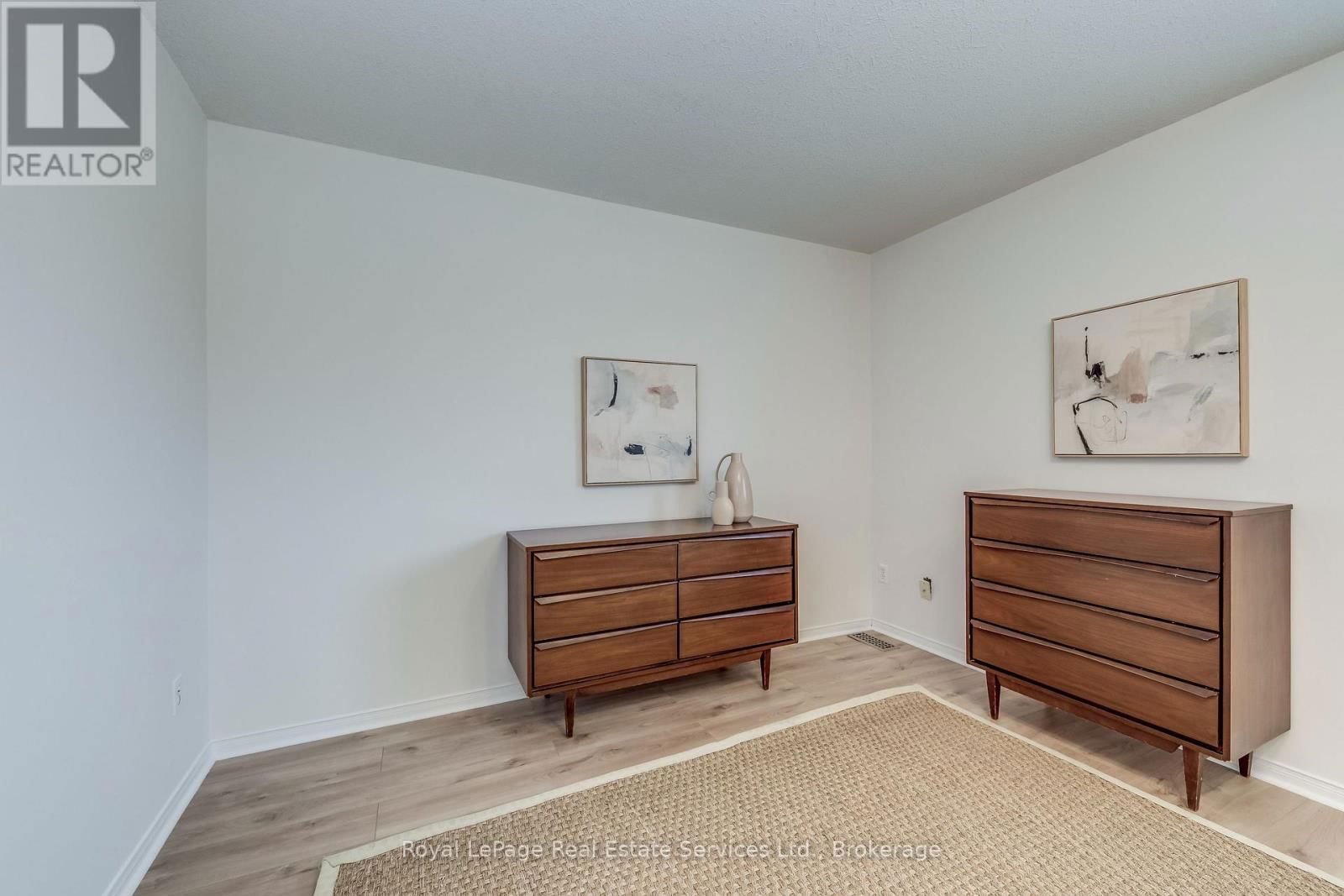 39 FOXBOROUGH DRIVE Image 24