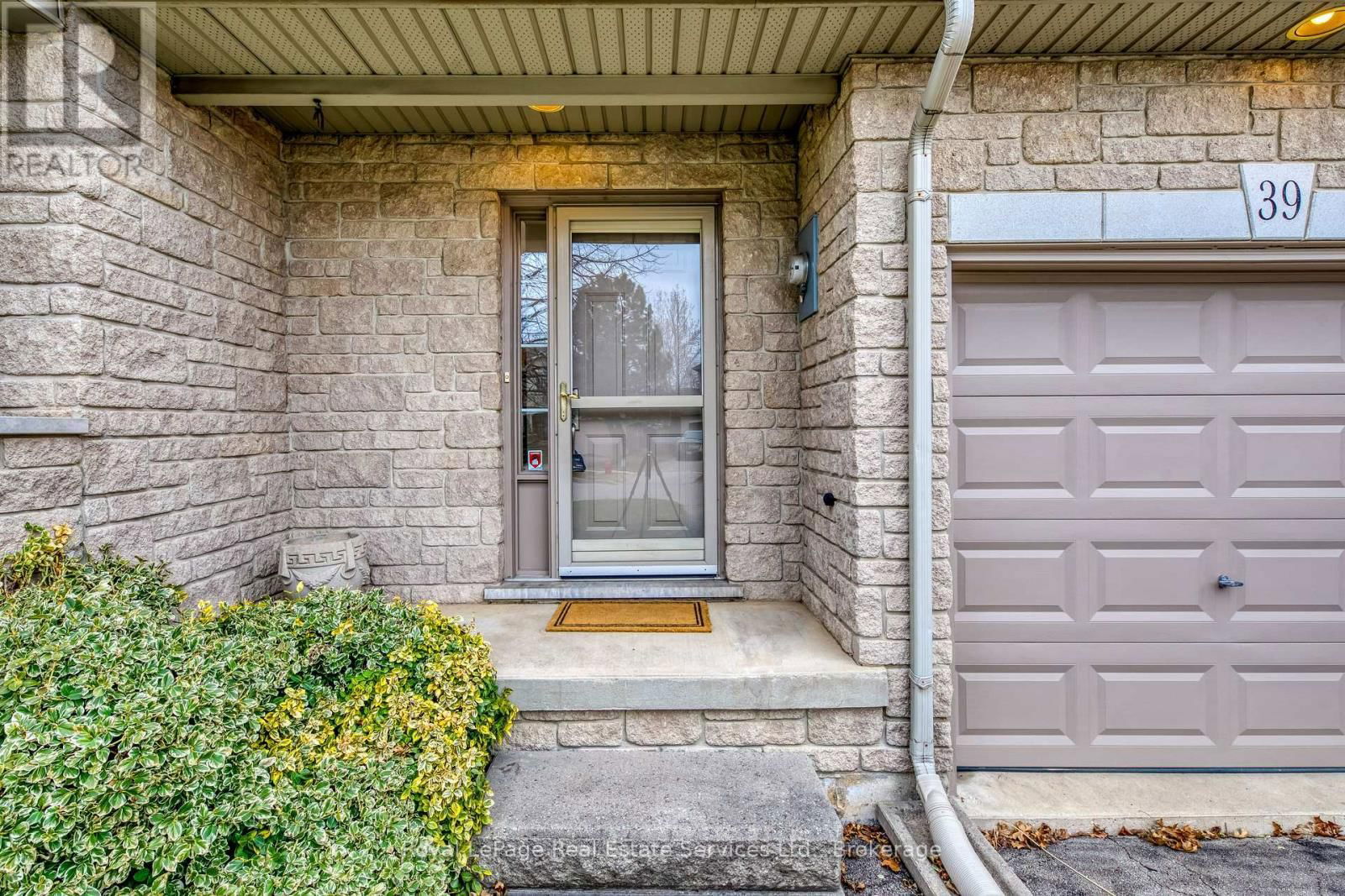 39 FOXBOROUGH DRIVE Image 3