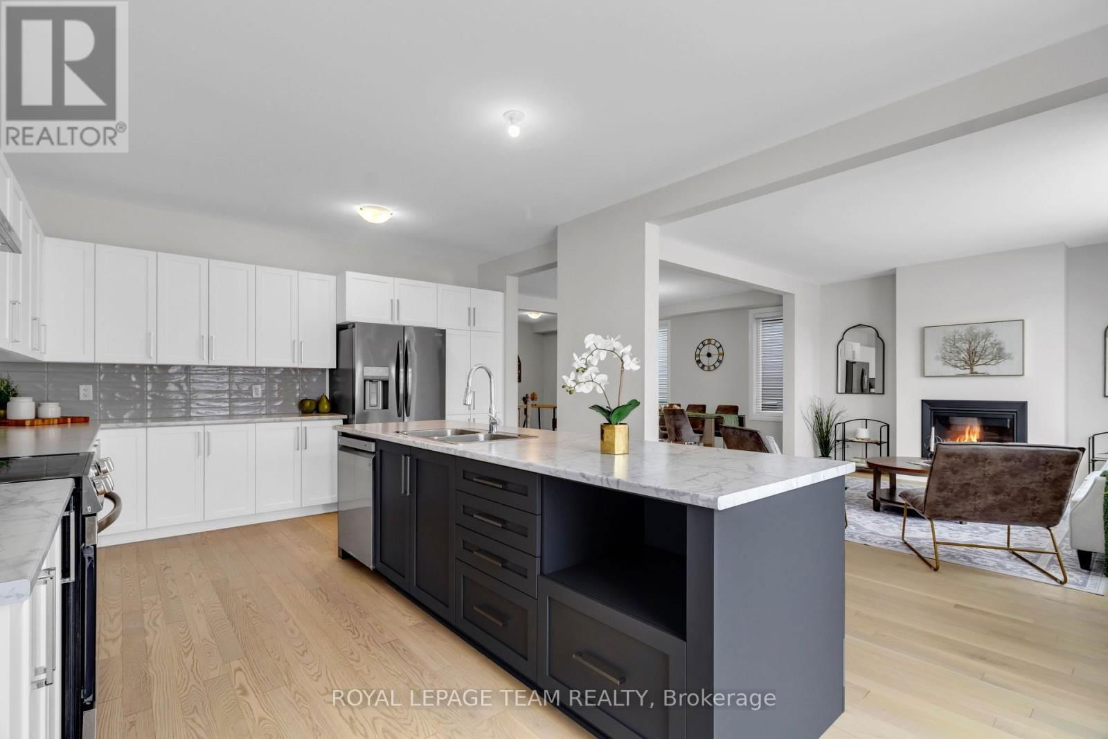 304 CLOYNE CRESCENT Image 14