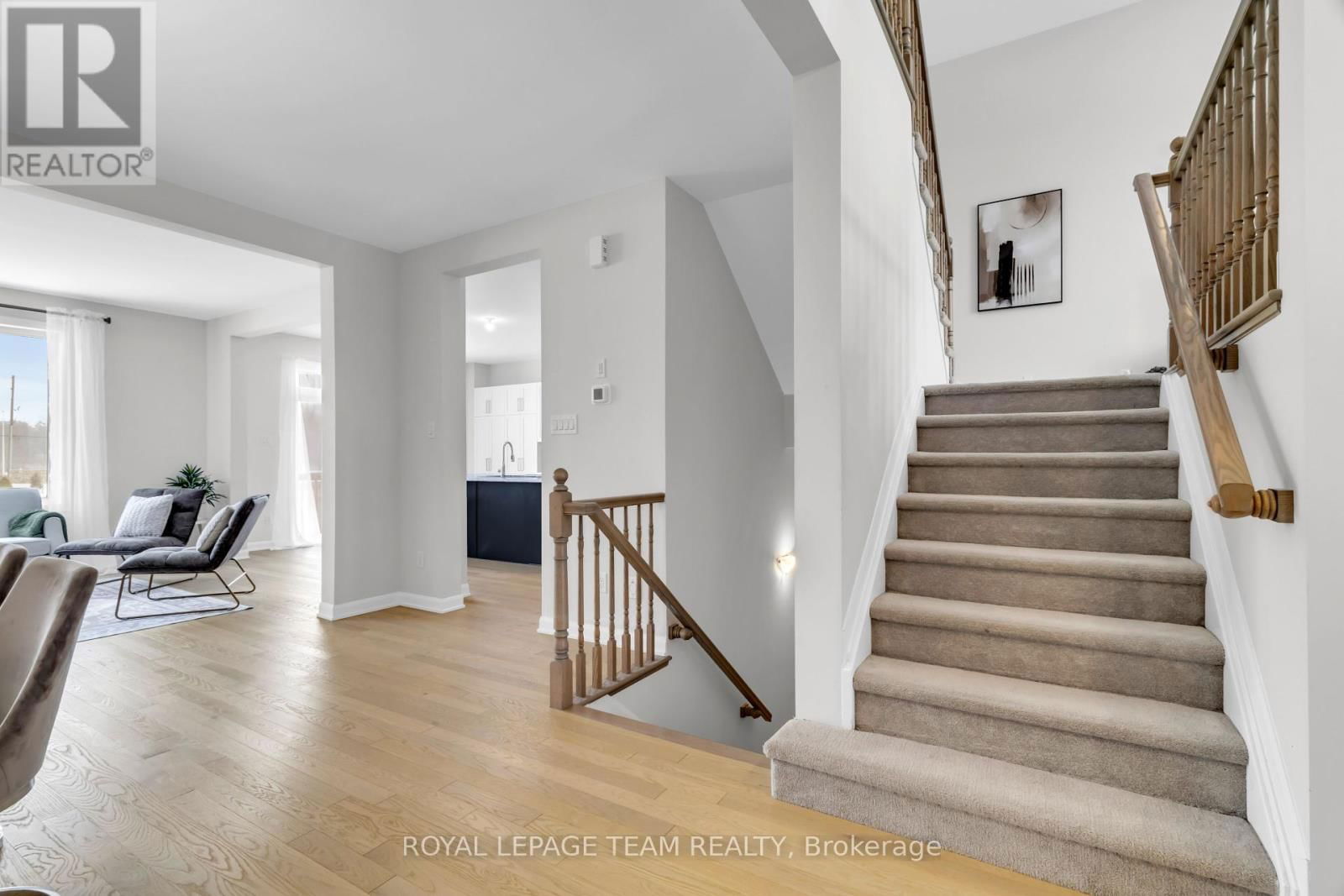 304 CLOYNE CRESCENT Image 17