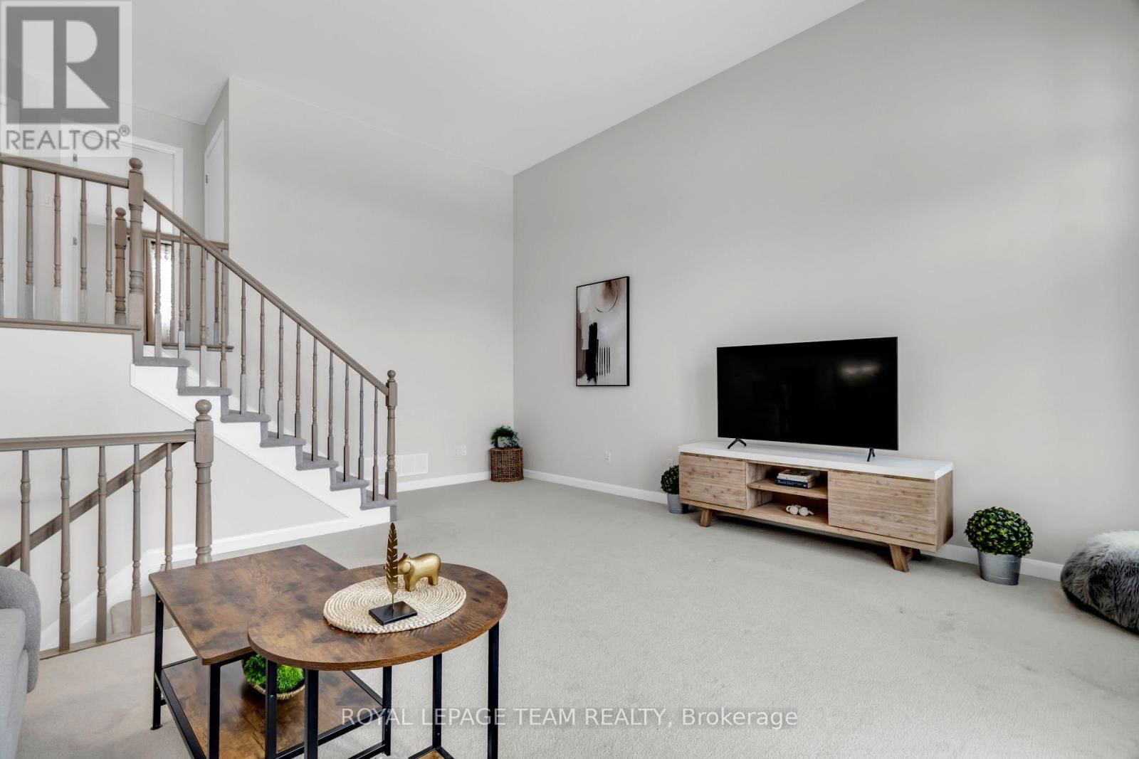 304 CLOYNE CRESCENT Image 20