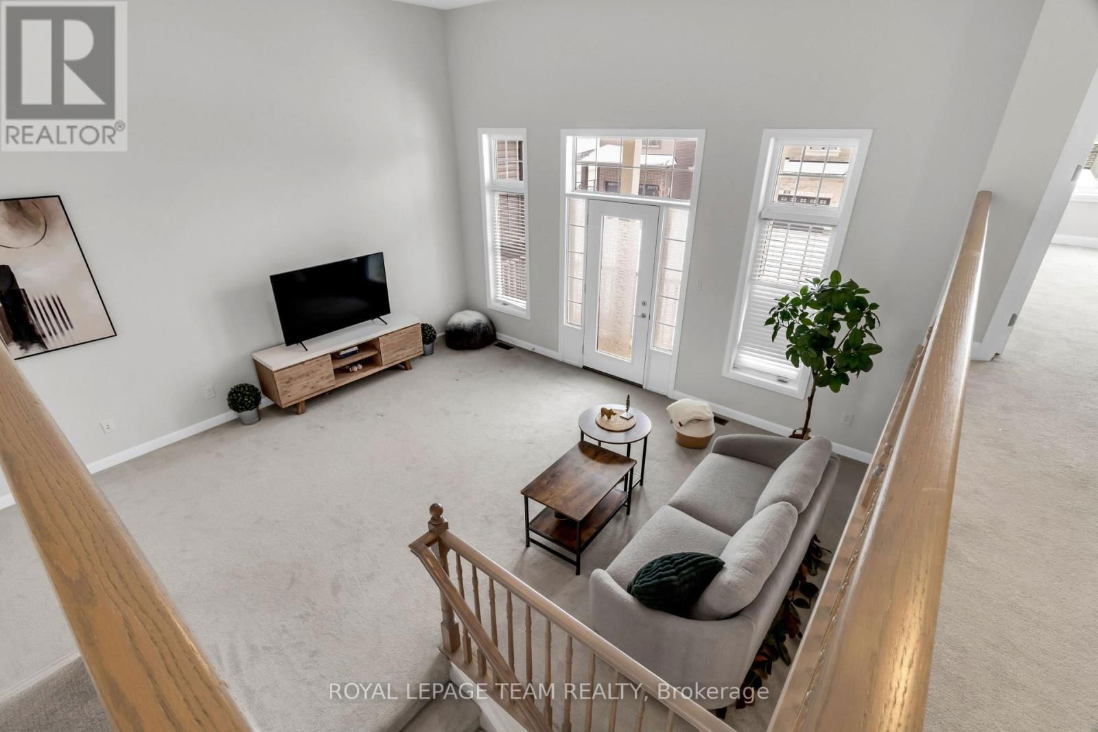 304 CLOYNE CRESCENT Image 23