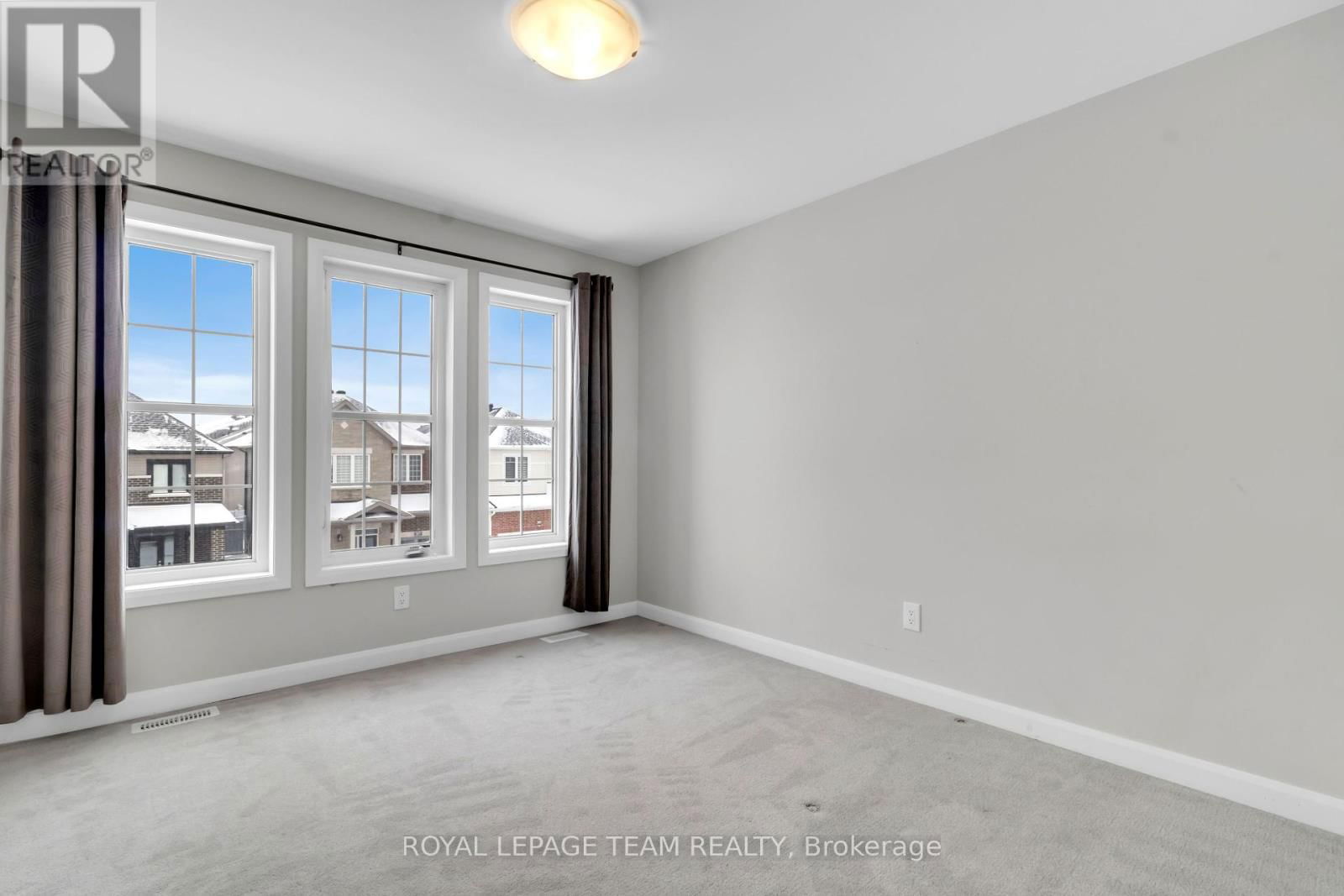 304 CLOYNE CRESCENT Image 28