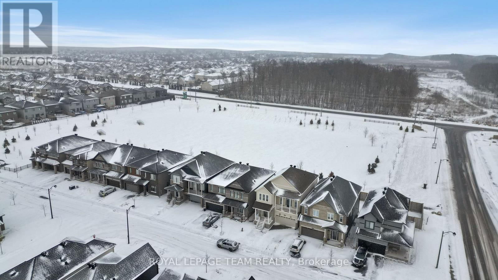 304 CLOYNE CRESCENT Image 35