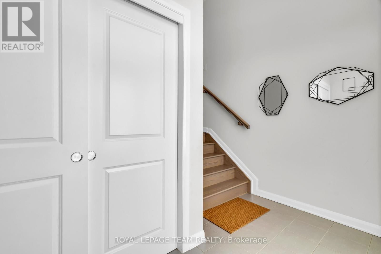 304 CLOYNE CRESCENT Image 4