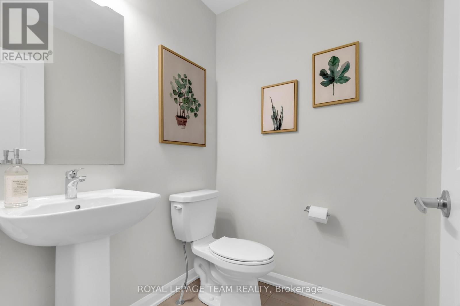 304 CLOYNE CRESCENT Image 6