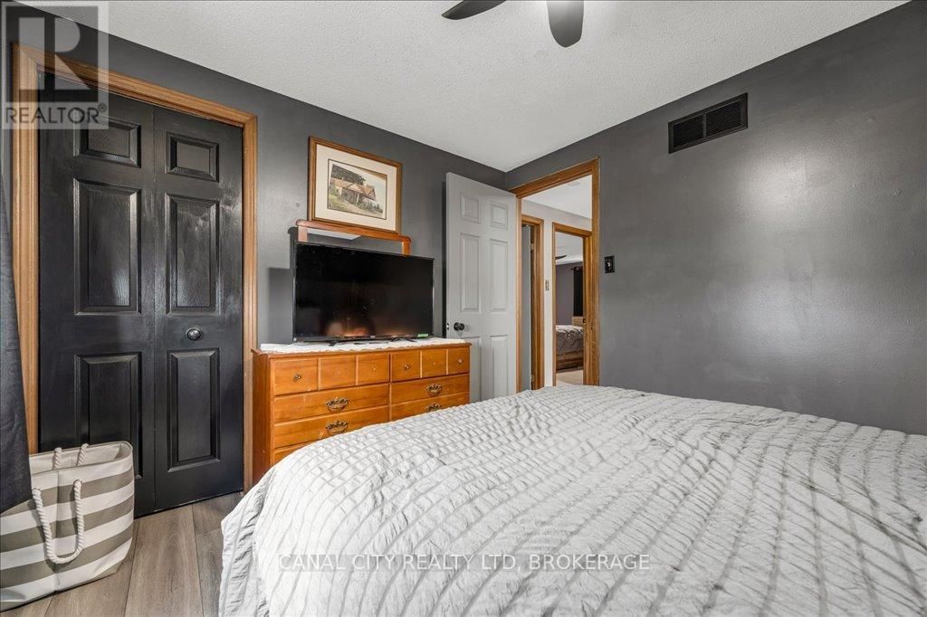 20 CAPRI STREET Image 17