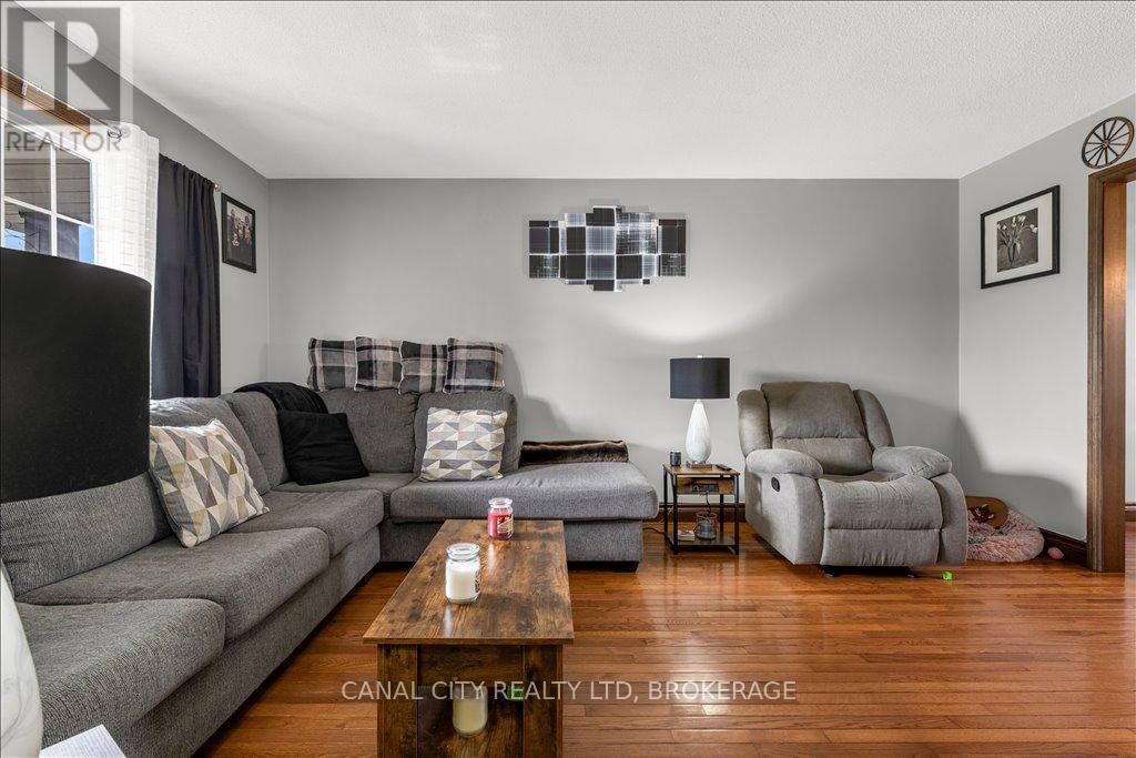 20 CAPRI STREET Image 4