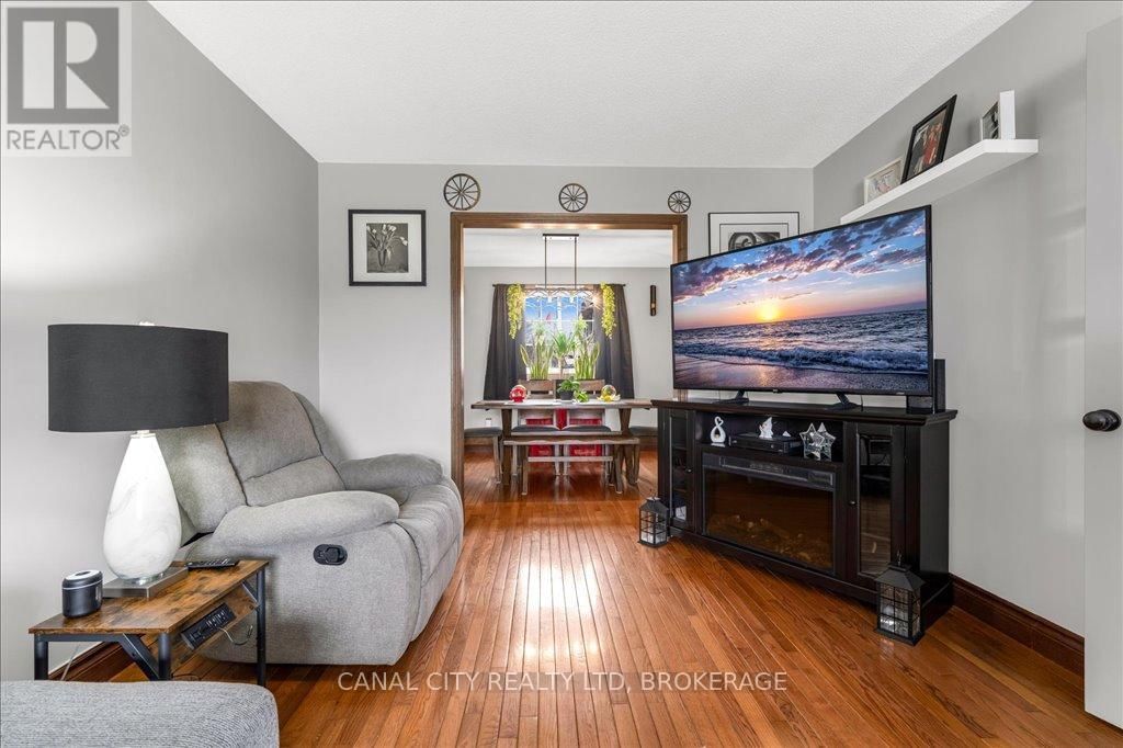 20 CAPRI STREET Image 6