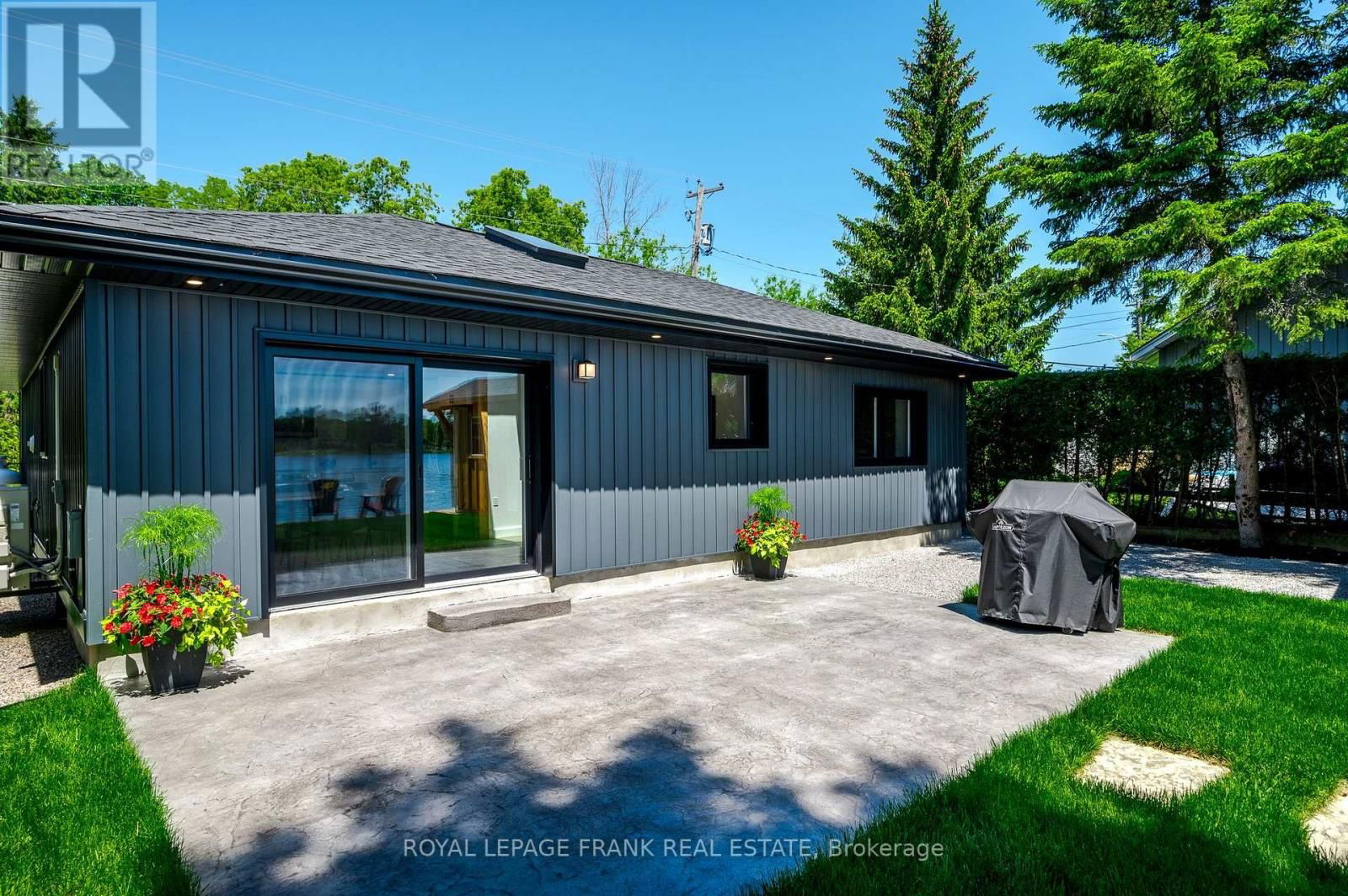 178 FRONT STREET WEST Image 33