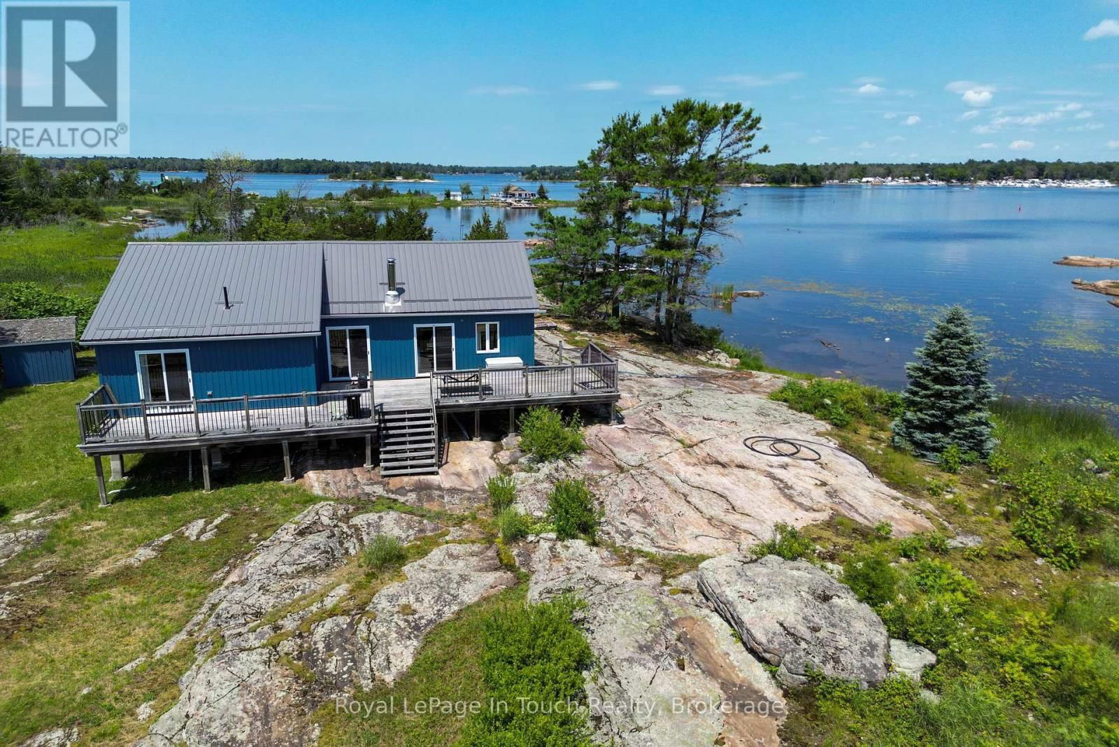 4 ISLAND 470 Image 23