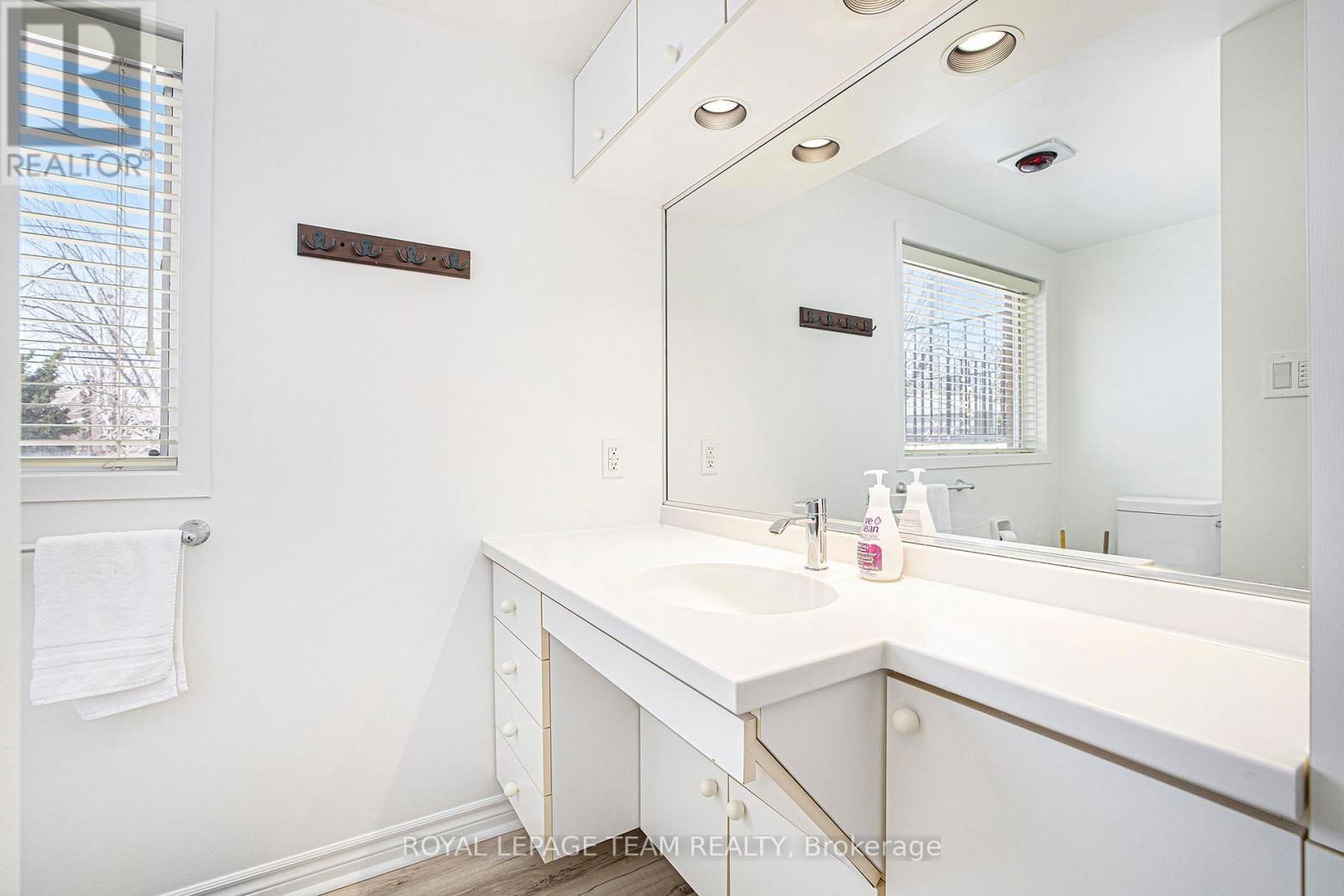 1268 HENRY FARM DRIVE WEST Image 29