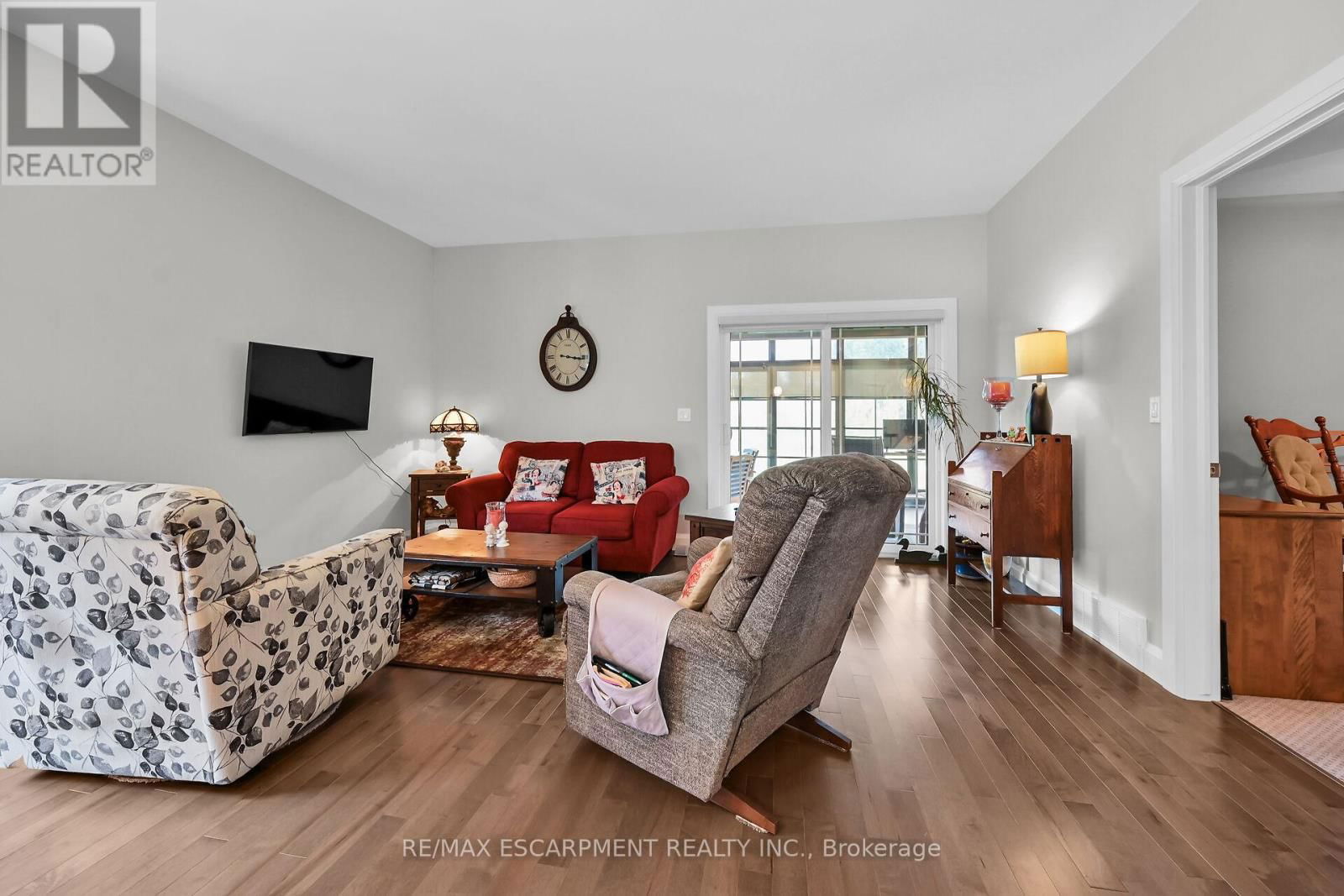 156 ST. MICHAELS STREET Image 13