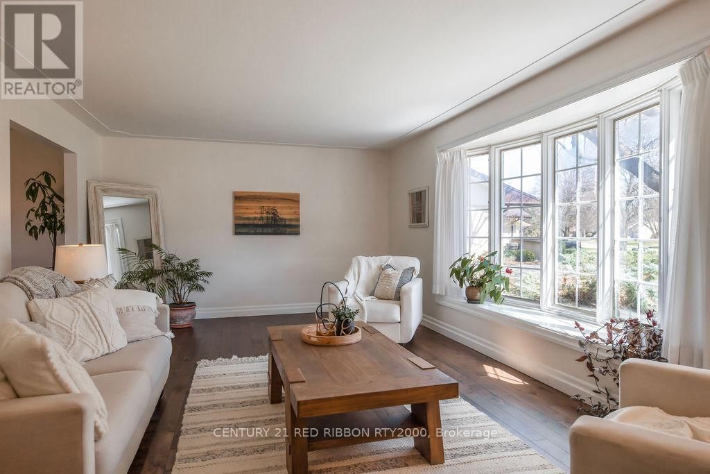 218 RIVERVIEW DRIVE Image 10
