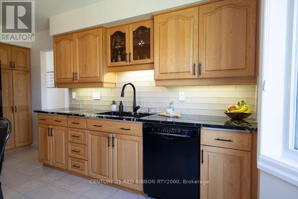 218 RIVERVIEW DRIVE Image 13